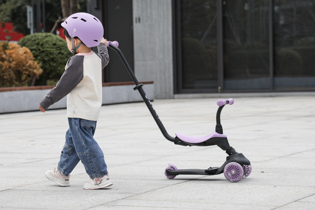 QPLAY Kolobežka / odrážadlo Sema Evo s LED svetlami Violet, vek 1 - 6 rokov, do 50 kg